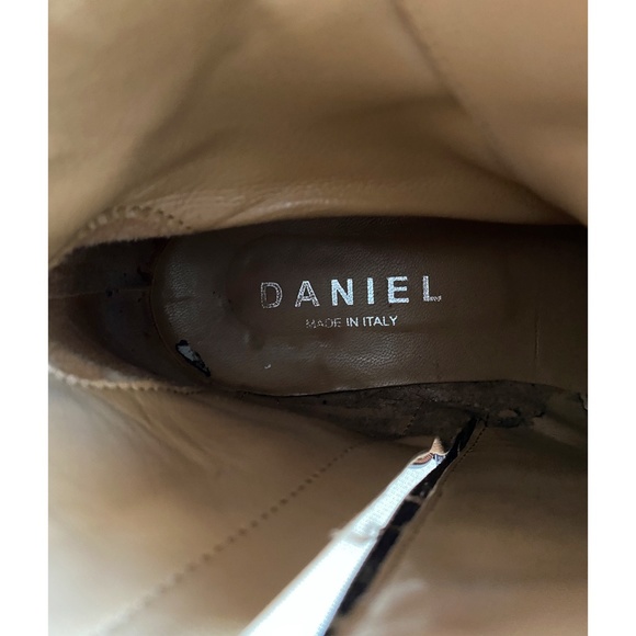 Daniel Taupe Suede Boots, size 7 - Picture 5 of 6